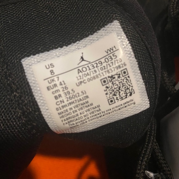 Sneakers - Picture 7 of 7